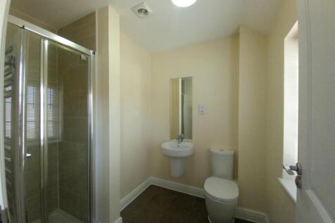 22 Bailey En Suite.jpg