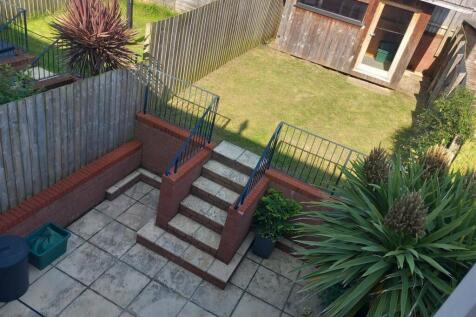 22 Bailey Mews Gdn 1.jpg