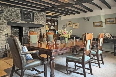 Dining Room 1 (4).jpg