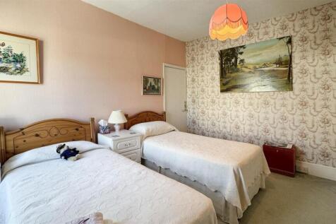 Bedroom 3 3.jpg