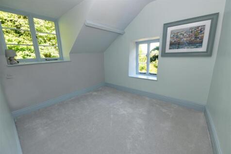 Bucks Cottage Bed 4.jpg