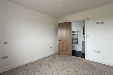 Bedroom 2 1.jpg