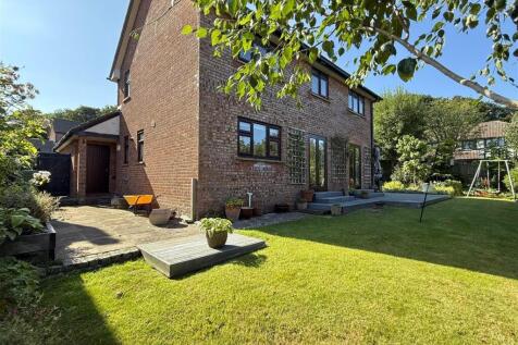Tudor close 2.jpg