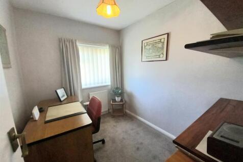 3 Ochil Close Bed 3.jpg