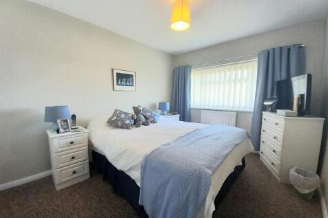 3 Ochil Close Bed 1.jpg