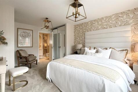 Bedroom 1 1.jpg