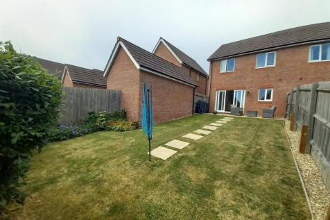 17 Hughes Gdns Rear Elevation.jpg
