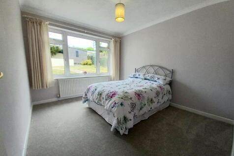 6 Southwood Bed 2.jpg