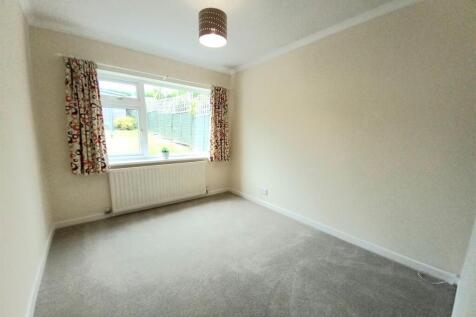 6 Southwood Bed 3.jpg
