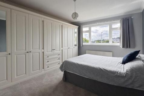 Bedroom 1 2.jpg