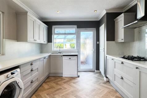 Kitchen 1.jpg