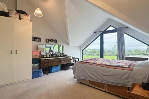Bedroom 2 (14).jpg