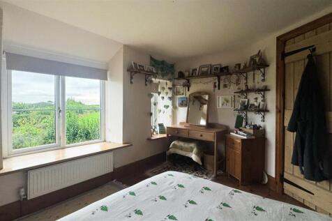 Bedroom 3 (12).jpg