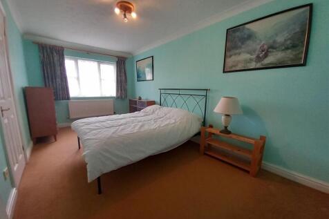 1 Dud Way Bed 2.jpg