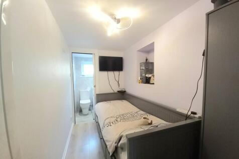 104 Meddon Bed 3.jpg
