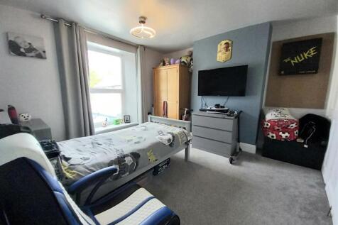 104 Meddon Bed 2.jpg