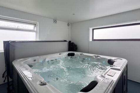 Jacuzzi.jpg