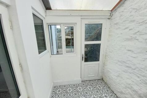 1 Coro Tce Sun Room.jpg