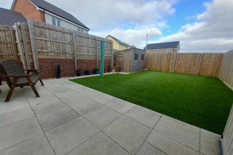 1 Curlew Drive Rear Gdn.jpg