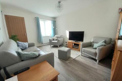 1 Curlew Drive Lounge.jpg