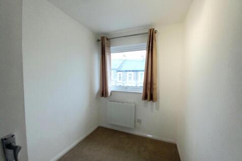 12 Waterloo Tce Bed 3.jpg