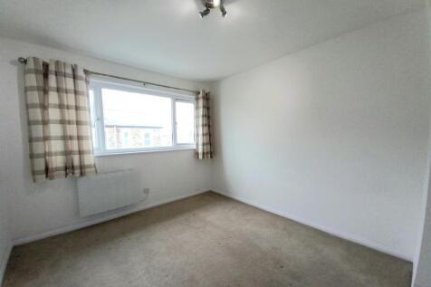 12 Waterloo Tce Bed 2.jpg