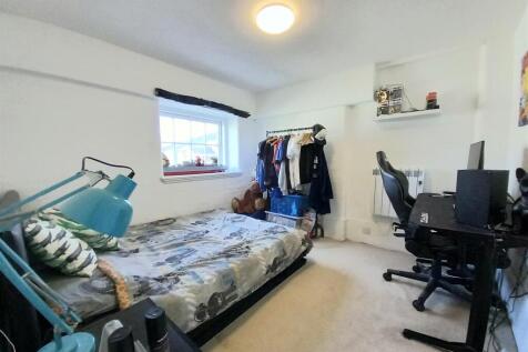 Apartment 12 Bed 2.jpg