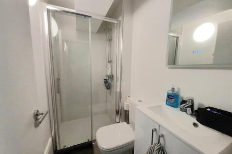 Apartment 12 Shower Room.jpg