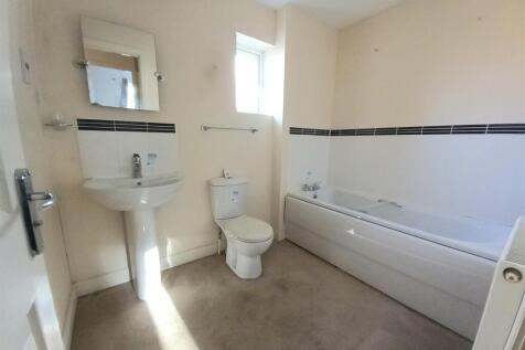 5 Pollards Bathroom.jpg