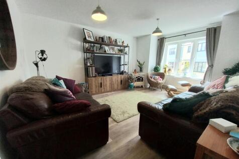 1 Cross Park Lounge.jpg