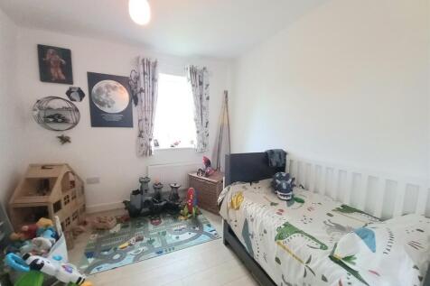 1 Cross Park Bed 3.jpg