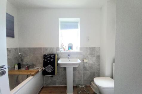 1 Cross Park Bathroom.jpg