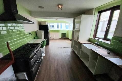 78 Clovelly Kitchen.jpg