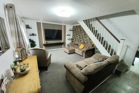 60 Oaklands Lounge.jpg