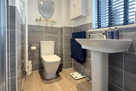 En Suite (1).jpg