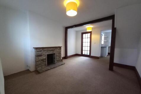 3 Torr Cotts L Room.jpg