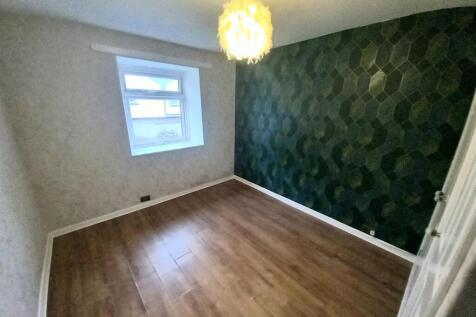 5 Calf Street Bed 4.jpg