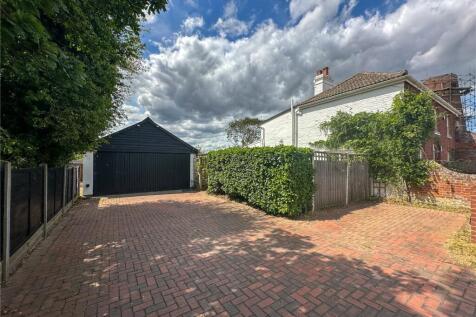 Garage/Parking