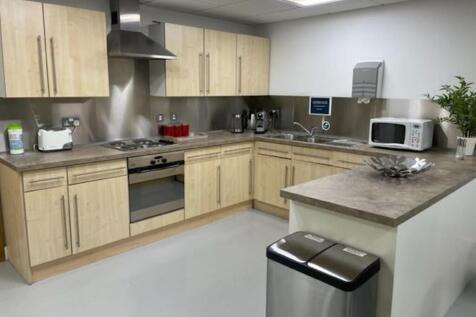Communal Kitchen3.JPG