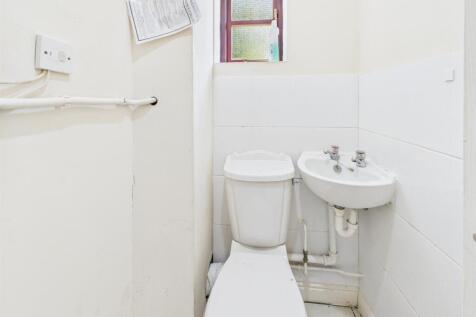 WC / CLOAKROOM