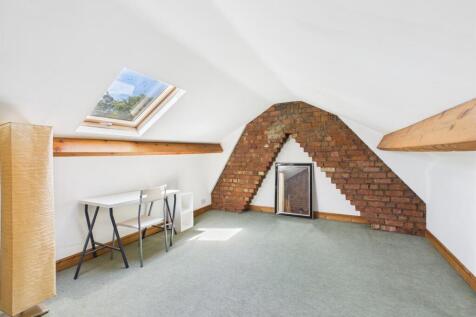 ATTIC ROOM