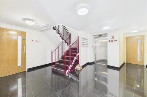 COMMUNAL ENTRANCE