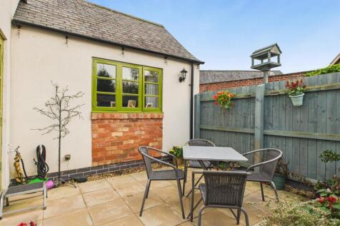 PRIVATE COURT YARD GARDEN