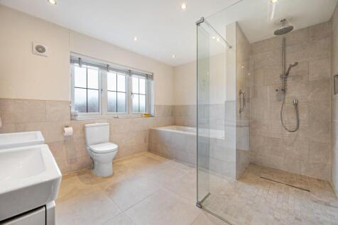 Bathrooms and En suites