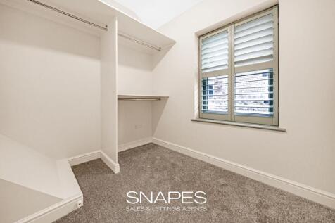 Bedroom 3 / Dress Room