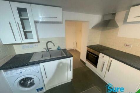 kitchen area.jpeg