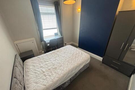 GF Bedroom.jpg