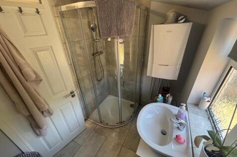 Shower Room.jpg