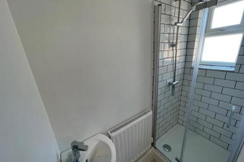 Shower Room 1.jpg