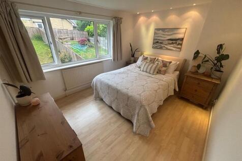 Bedroom 1.jpg